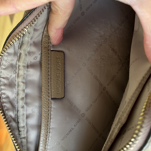Michael Kors brown/tan cross body sling bag with chain Adjustable strap. - Picture 7 of 7